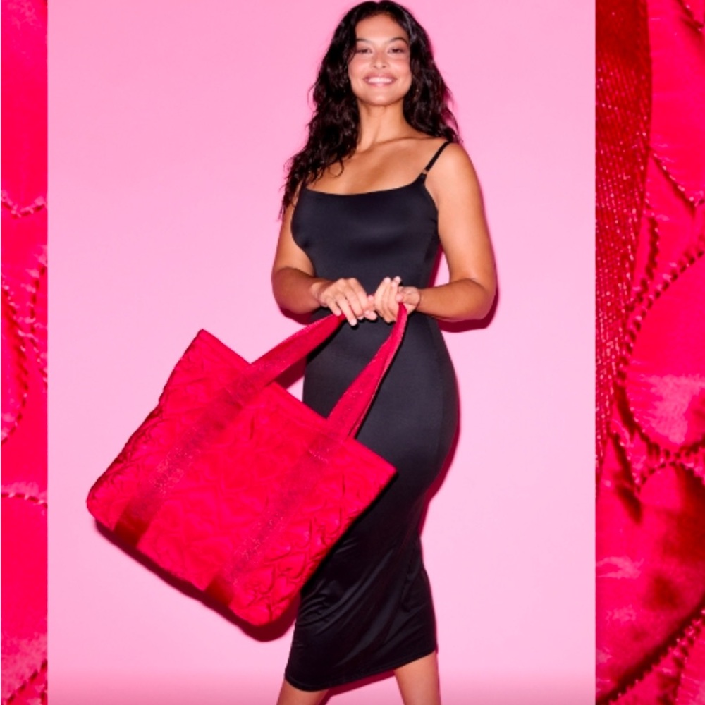 Victoria’s Secret Heart Tote❤️